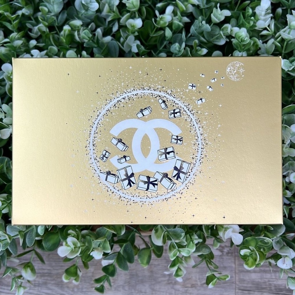 Chanel Limited Edition Gold Gift Box Easy Come Easy Glow